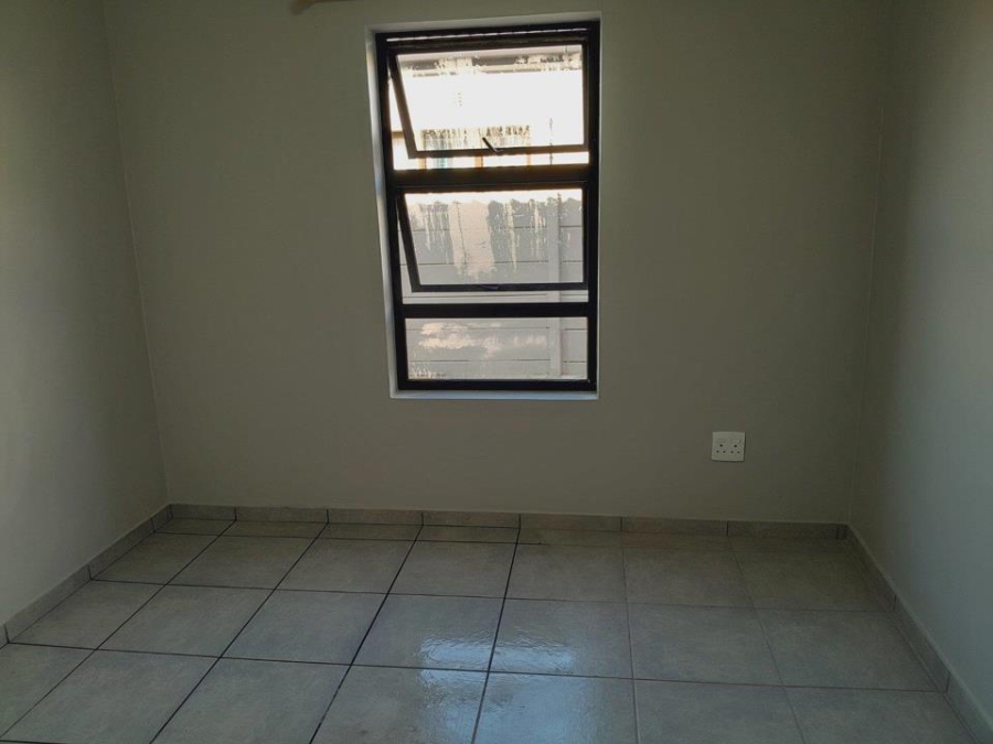 To Let 3 Bedroom Property for Rent in Bothasig Western Cape